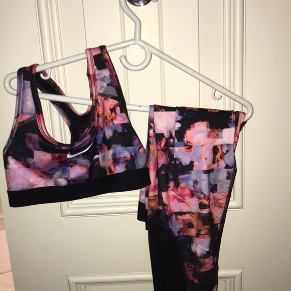 Nike Pro Girl Sports Bra and Leggings Matching Set - Picture 5 of 5